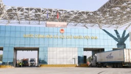 Kim ngạch xuất nhập khẩu qua Móng Cái vượt 1 tỷ USD