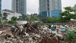 Bãi rác tự phát giữa khu dân cư gây ô nhiễm môi trường nghiêm trọng tại quận Cầu Giấy, Hà Nội