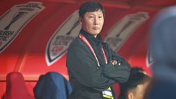 HLV Kim Sang-sik đón tin vui trước trận đại chiến M.U
