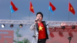 Ca sĩ Tùng Dương xúc động tột cùng khi hát Quốc ca  trên đất nước Nhật Bản