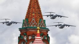 Ukraine tấn công thủ đô Moscow khiến người Nga mất ngủ, sân bay Domodedovo phải đóng cửa
