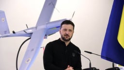Ông Zelensky muốn gì khi ồ ạt tung đòn tấn công Moscow trước lễ duyệt binh Ngày Chiến thắng?