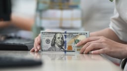 Giá USD hôm nay 21/5: Suy yếu, tỷ giá 'chợ đen' tăng 20 VND/USD