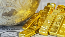 Giá vàng hôm nay 8/5: Trụ vững ở mức cao