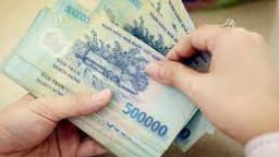 Kho bạc Nhà nước bơm 2.400 tỷ đồng mua USD