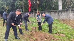 Nông dân một huyện ở Hòa Bình 'biến' làng quê thành nơi xanh - sạch - đẹp