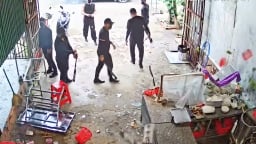 Nguyên nhân nhóm người mặc đồ đen, bịt khẩu trang xông vào đập phá quán phở ở Đắk Lắk