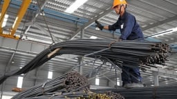 Thị trường thép trong nước căng thẳng, hàng tồn kho gần như 'chạm đáy'