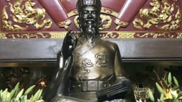 Trước giờ sáp nhập tỉnh Hà Nam, Nam Định, Ninh Bình là nơi sinh ra một ông quan to, tư chất thông minh, qua 4 đời vua nhà Trần