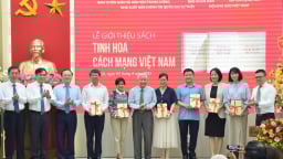  Nhà báo lão thành Hà Đăng ra mắt cuốn sách “Tinh hoa cách mạng Việt Nam”