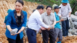 Thủ tướng: Quyết liệt, thần tốc hơn nữa, quyết tâm xoá nhà tạm, nhà dột nát trước 31/8