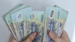 Hà Nội: Nhiều cán bộ nghỉ hưu trước tuổi, có trường hợp nhận hơn 2,5 tỷ đồng