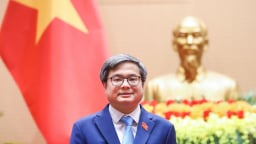 Ông Trương Việt Dũng từ sinh viên xuất sắc được tiếp nhận đặc cách đến chức Phó Chủ tịch UBND TP Hà Nội ở tuổi 45