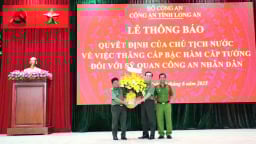 Giám đốc Công an tỉnh Long An Lâm Minh Hồng được thăng cấp bậc hàm Thiếu tướng