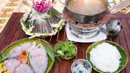 Đặc sản Trà Vinh, loại cá sông to bự này làm lẩu chua ăn với bông bần, 10 người khen cả 10
