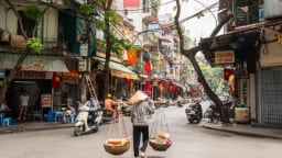  Tạp chí Mỹ Vogue hé lộ những điều tuyệt vời nhất khi du lịch Việt Nam: Từ chợ nổi đến đi xe máy vòng quanh Hà Giang 