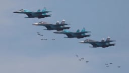 NATO giải phóng bầu trời Ukraine? Kiev sắp sở hữu công nghệ hủy diệt bom lượn 'tử thần', UAV cảm tử Nga