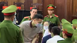 Cựu Giám đốc Trung tâm Lý lịch tư pháp Quốc gia cùng các đồng phạm chính thức hầu tòa