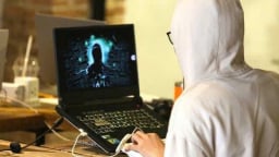  

 

Công an TP.HCM giải cứu nam sinh bị lừa đảo với thủ đoạn “bắt cóc online”, đòi chuyển 600 triệu đồng