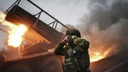 Ukraine tấn công mạnh vào Kursk, phóng viên Trung Quốc trúng đạn, Nga nổi giận tố Kiev 'bịt miệng truyền thông'