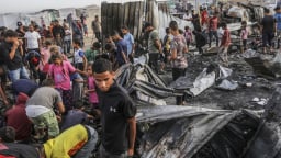 Israel nã bom dồn dập, Gaza chìm trong 'hố sâu địa ngục' khi hàng trăm người chết, Liên Hợp Quốc cảnh báo thảm họa