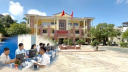 Hiếm hoi đơn vị hành chính cấp xã mới của Quảng Ngãi đang giải quyết thủ tục hành chính 'phi địa giới'