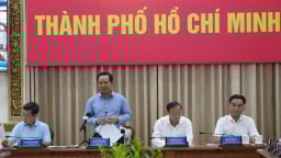 Chủ tịch TP.HCM: Cán bộ phải bỏ tư quy 'quan - dân', đặt lợi ích người dân trên hết