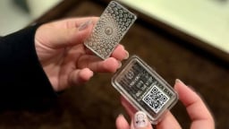 Giá vàng liên tục 'nổi sóng', trào lưu đầu tư bạc lên ngôi