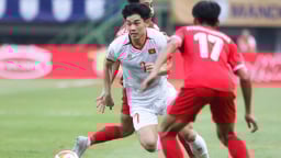 Nguyễn Đình Bắc báo tin dữ đến HLV Kim Sang-sik và U23 Việt Nam