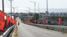 Phó Thủ tướng Chính phủ Bùi Thanh Sơn khảo sát, thăm người dân vùng dự án Nhà máy điện hạt nhân Ninh Thuận