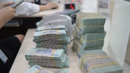 Ngân hàng 'lấn sân' lĩnh vực chứng khoán: Bước đi chiến lược chứa đầy rủi ro tín dụng tập trung