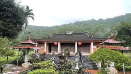 Trần Nhật Duật, hoàng tử thứ 6 của vua Trần Thái Tông từng là Tri phủ đất Thanh Hóa, khai sinh ra lối hát nhà trò