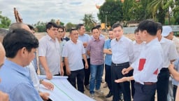 Kiểm tra tuyến đường bộ ven biển, Chủ tịch tỉnh Đắk Lắk mới chỉ đạo một vấn đề liên quan đất nông nghiệp 