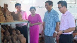 Cả làng Chăm ở tỉnh Khánh Hòa mới, khá giả, ấm no, sung túc nhờ nghề từ cổ xưa
