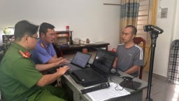 Bắt khẩn cấp thanh niên vào tiệm vàng giật nhẫn vàng rồi bỏ chạy, kéo lê nữ nhân viên