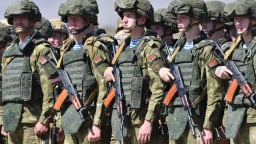 Ukraine 'ngồi trên đống lửa' trước động thái quân sự bất thường của một nước láng giềng