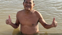  Người đàn ông 71 tuổi bơi sông suốt 35 năm, chưa từng bỏ dù chỉ một ngày