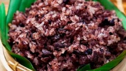 Loại quả đặc sản chín đen, ở Tuyên Quang đem đồ xôi, kho thịt lợn, ngon hơn mâm cao cỗ đầy, thơm ra tận ngõ