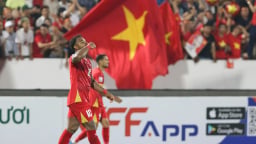 ĐT Việt Nam đánh bại ĐT Malaysia, người hâm mộ nức lòng với cặp Son - Hên