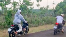 Cảnh sát làm việc với nhóm thanh niên phóng nhanh, bốc đầu xe rồi quay clip đăng lên mạng để ‘câu view’