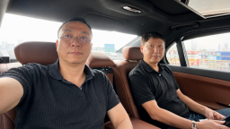 HLV Kim Sang-sik “ngỡ ngàng” khi được đón bằng siêu xe dự lễ bốc thăm VCK Asian Cup 2027