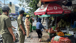 Một xã ở TP.HCM ra quân dẹp vỉa hè, bắt chó thả rông với mục tiêu xây dựng đô thị hiện đại