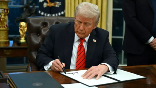 Thế giới lại xôn xao trước thông tin Trump áp thuế quan 25% lên nhôm và thép
