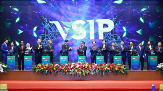 Thủ tướng Phạm Minh Chính và Thủ tướng Singapore Lawrence Wong khởi công VSIP Thái Bình