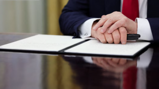 Rủi ro tăng cao với giới đầu tư trước 'Ngày giải phóng' của ông Trump
