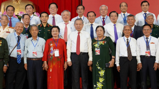 Nhiều câu chuyện rất xúc động được chia sẻ tại cuộc gặp mặt của Tổng Bí thư Tô Lâm với người có công