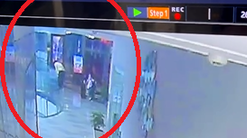 Camera ghi lại thời điểm thanh niên nhảy từ lầu 7 Vạn Hạnh Mall xuống đất tử vong
