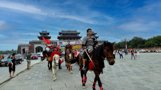 Lễ hội Nón lá-Việt Nam Festival 2025 ở thành phố trẻ nhất Ninh Bình, có diễn cảnh gì mà khiến dân tình tò mò?
