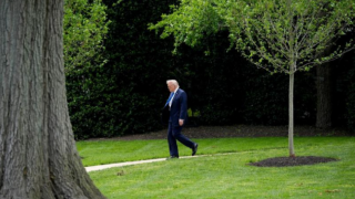 Các nhà máy châu Á cảm nhận cú sốc thuế quan của ông Trump