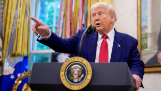 Chính quyền Trump ra lệnh cho một số công ty Mỹ ngừng bán hàng cho Trung Quốc